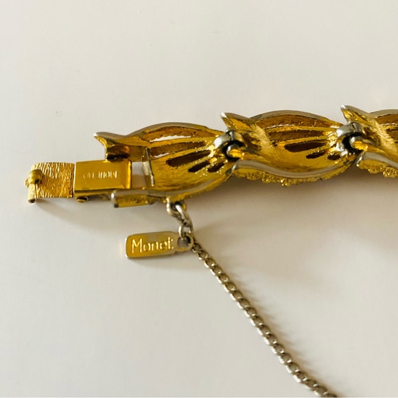 Vintage Signed Monet 1970s Textured Fish Retro Bracelet. - Picture 3 of 6